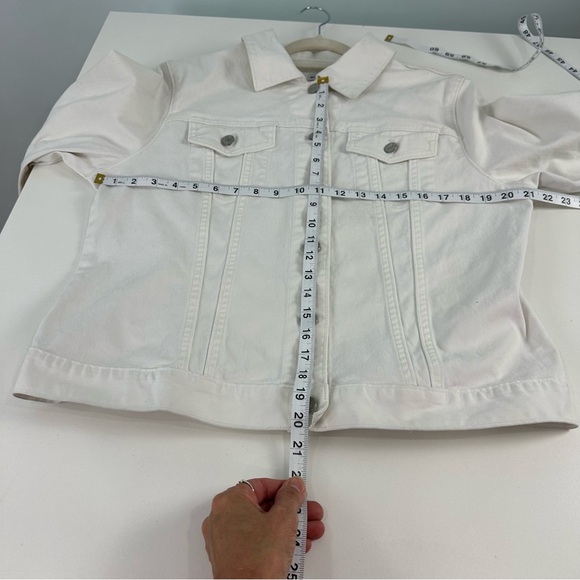 Gap White Jean Jacket Size XL; Silver Buttons and Snaps - Picture 14 of 14
